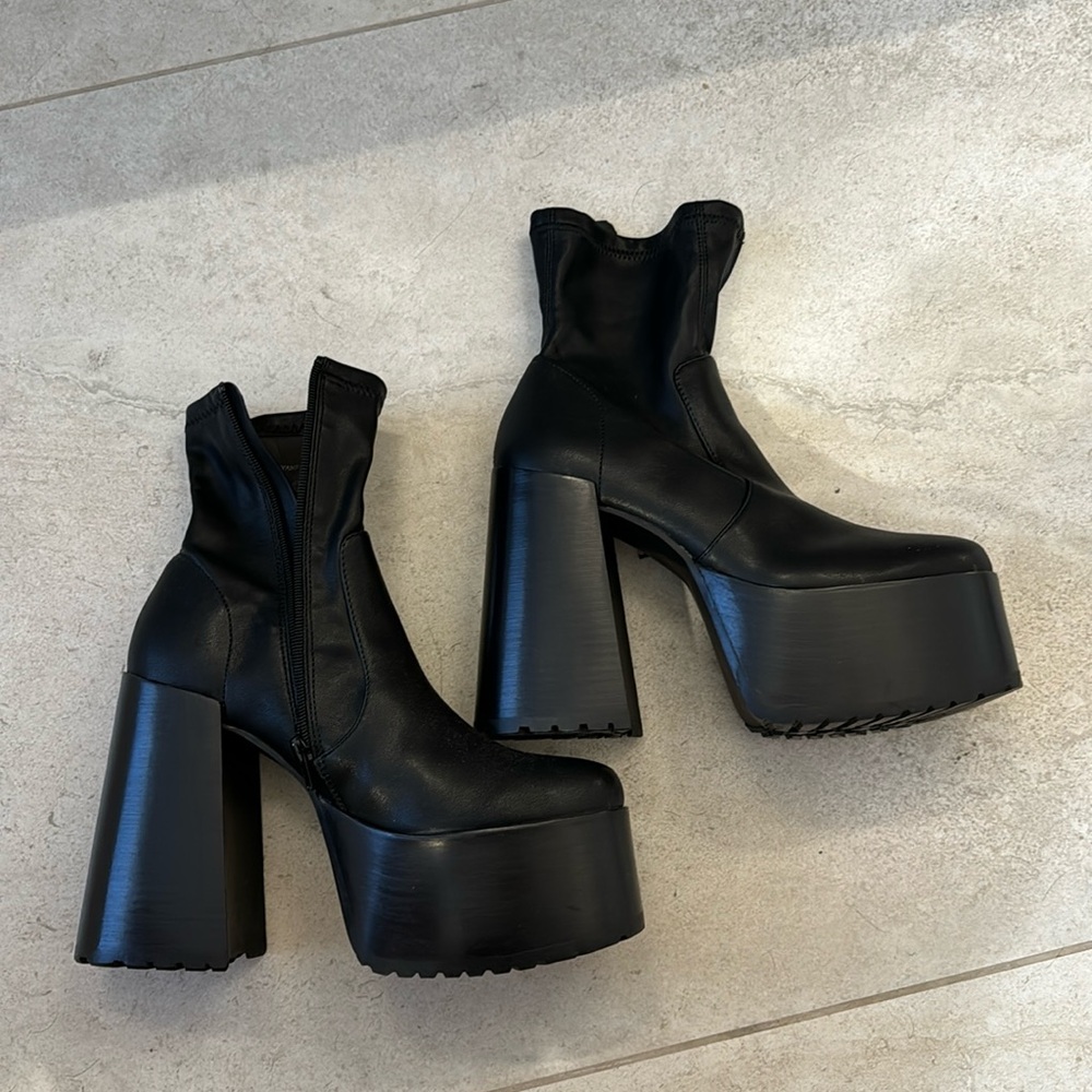Steve Madden Kyana Size 10 in Black